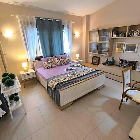 Holiday home Bettina Olympiada